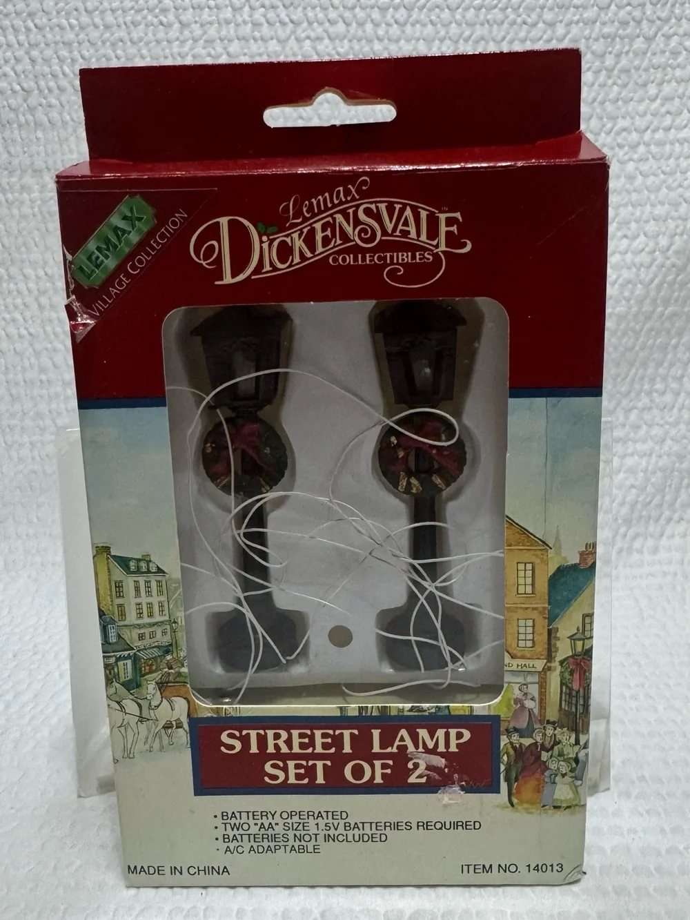 Vintage Mini Holiday Street Lamp Pair with Wreaths - Black